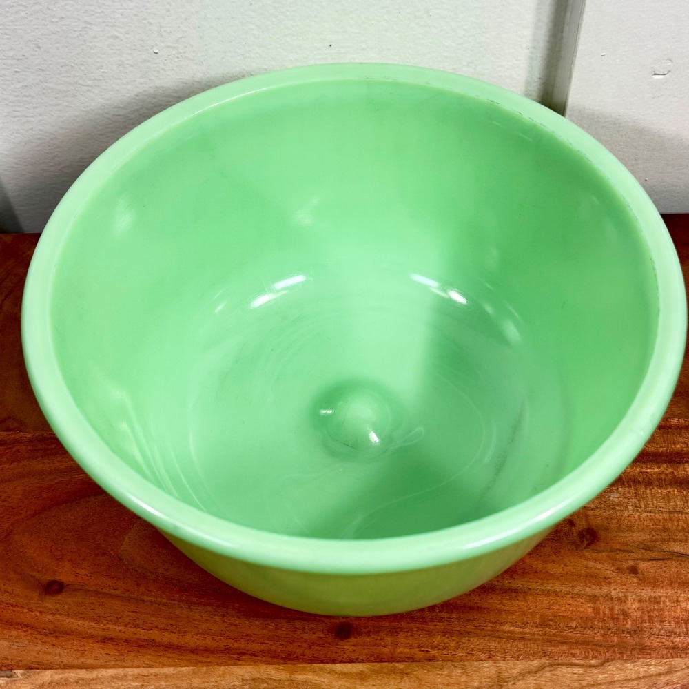 Vintage Jadeite Uranium Glass Mixing Bowl 9" Glows Green UV Reactive